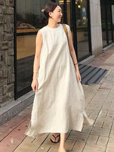 Round Neck Large Pleated Pockets On The Side Sleeveless Maxi Dress